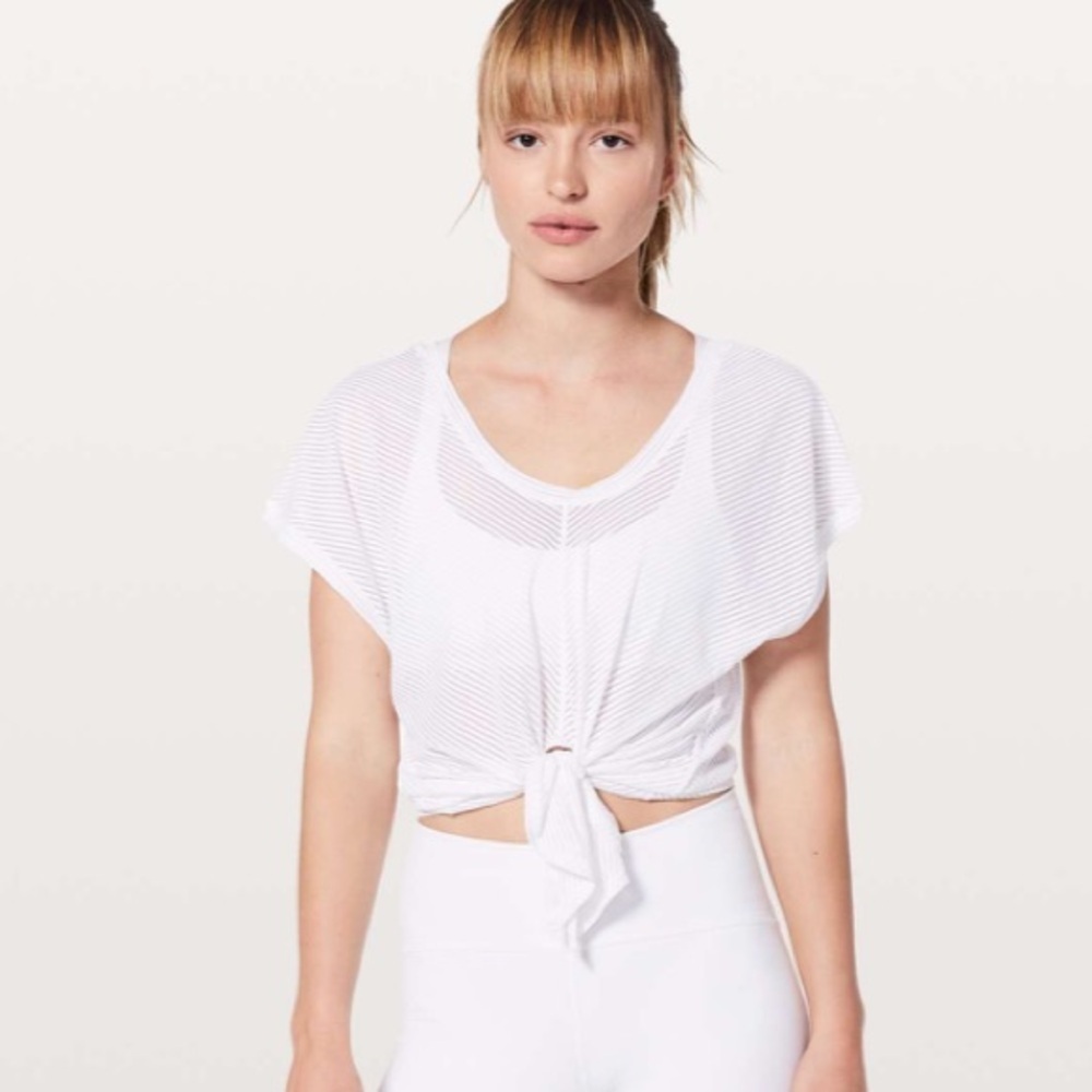Lululemon Ahead By Miles Short Sleeve shirt sheer White size Small